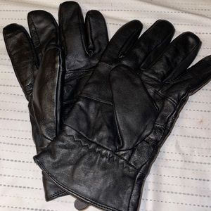 Black winter gloves
